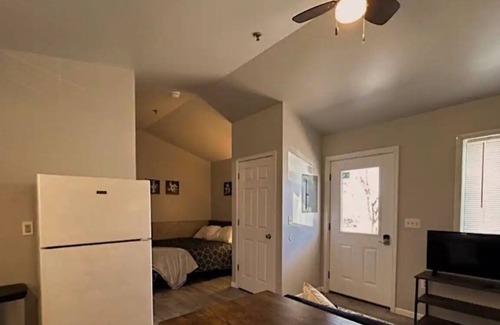 St Ignace Apartment | Cozy Studio Close to ferry