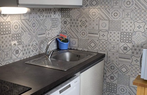 Orcieres-Merlette Apartment | Cozy Studio for 5 with Balcony & Ski-in/Ski-out Access in Orcières - WiFi, Near Sports Complex