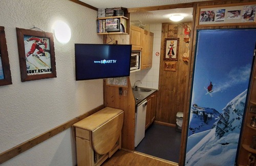 Valfrejus Apartment | Cozy Studio for 4 in Heart of Station, Near Slopes – Modane