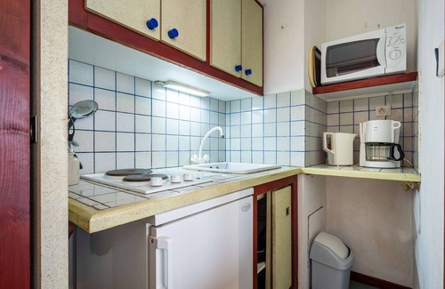 Vignec Apartment | Cozy Studio for 4 in Saint Lary with Balcony, Parking, Near Ski Slopes