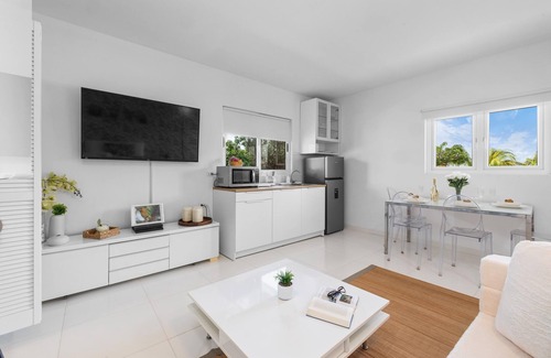 Malmok Apartment | Cozy Studio Great Location Pool Walk 2 Beach