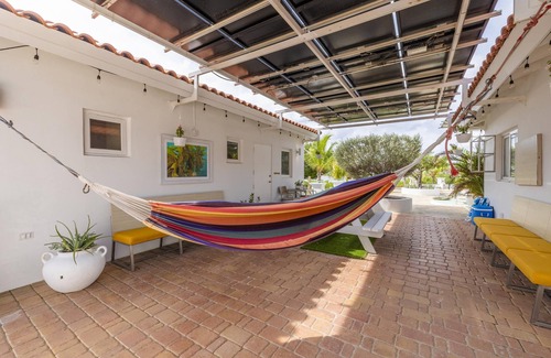 Malmok Apartment | Cozy Studio Great Location Pool Walk 2 Beach
