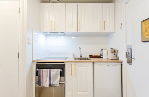 Auckland Central Business District Apartment | Cozy Studio+Heritage Hotel Facilities Zodiak Stays