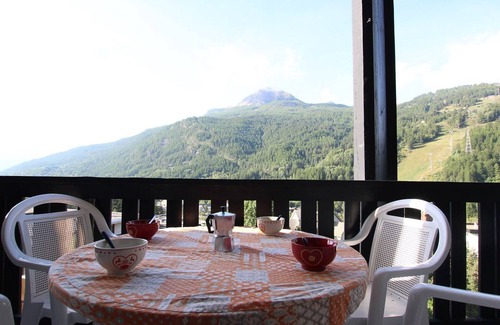 Saint-Chaffrey Apartment | Cozy Studio in Chantemerle - Sleeps 4, Parking, Balcony, 2 Stars