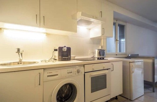 Chene-Bougeries Apartment | Cozy studio in tranquil Chêne-Bougeries with WiFi