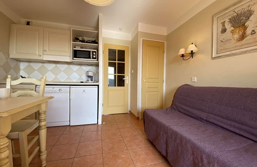 Les Issambres Apartment | Cozy Studio in Les Issambres (4 Guests) - Garden, Pool, Tennis, Parking, Near Beach!