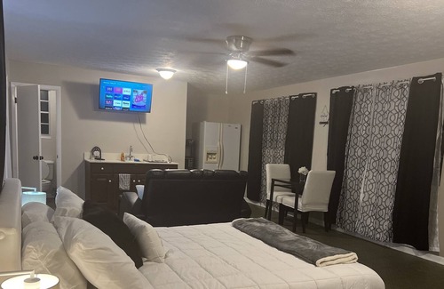 Cedar Hills Apartment | Cozy studio, in our backyard oasis, pet friendly