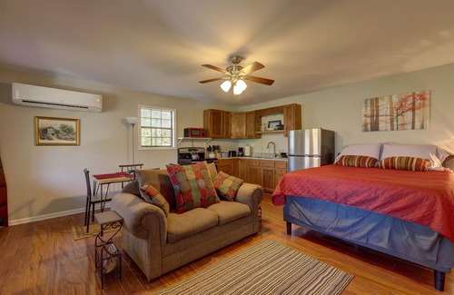 Ranger House | Cozy studio in the woods