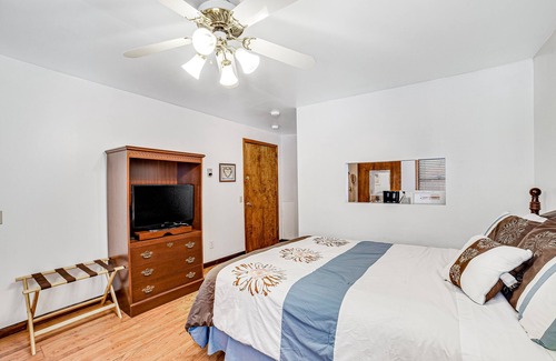 Hammondsport Apartment | Cozy Studio in Walkable Locale, Near Pulteney Square & Keuka Lake - Free WiFi