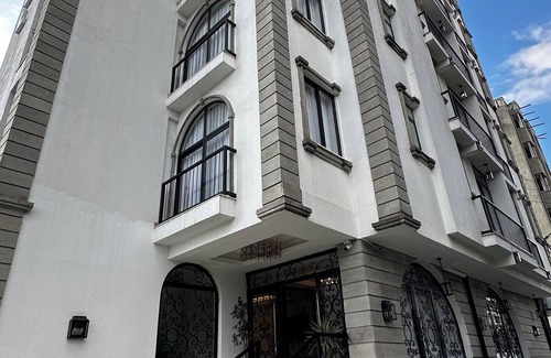 Bole Apartment | Cozy studio in welcoming Addis Ababa with WiFi