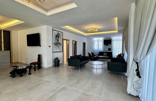 Bole Apartment | Cozy studio in welcoming Addis Ababa with WiFi
