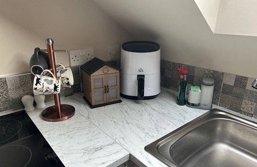 Gortaclare Apartment | Cozy Studio-Omagh-Continental Breakfast Included