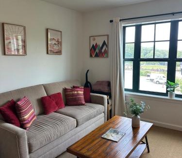 Vernon Apartment | Cozy Studio Resort Stay Mountain Creek Pool Hiking