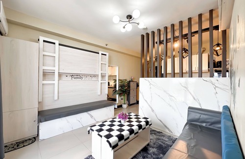 Lapu-Lapu Apartment | Cozy Studio Unit Near Airport: Ideal for 2-6 pax.Balcony and complete amenities