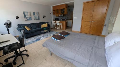Flamingo/Lummus Apartment | Cozy studio, walk to the beach, restaurants, bars