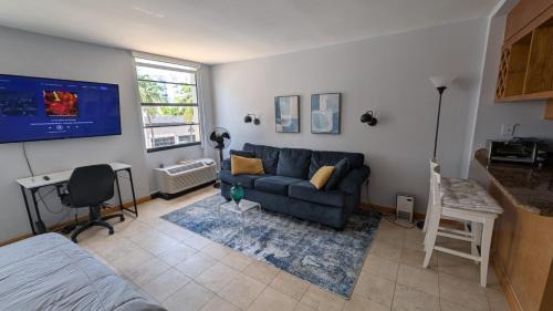 Flamingo/Lummus Apartment | Cozy studio, walk to the beach, restaurants, bars