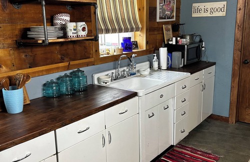 Roxbury Apartment | Cozy studio with AC and WiFi in charming Gypsum