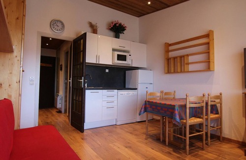 Jeux Apartment | Cozy Studio with Balcony for 4, Prime Location, Ski-in/Ski-out - Alpe d'Huez
