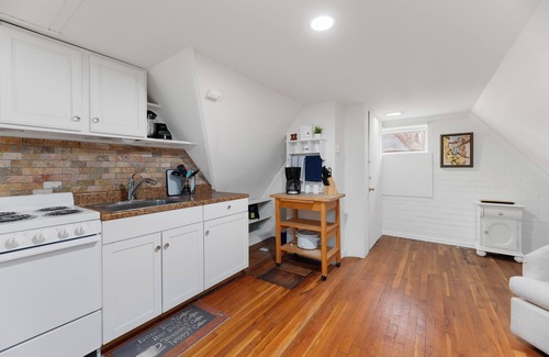 Wichita Apartment | Cozy studio with WiFi and AC in amazing Wichita