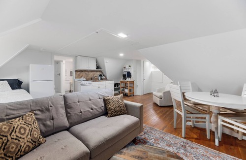 Wichita Apartment | Cozy studio with WiFi and AC in amazing Wichita
