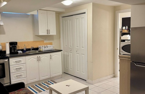 Mavis-Erindale House | Cozy Suite : Heart of Mississauga. Pet Friendly!