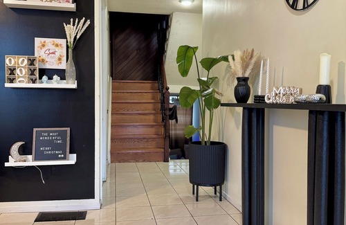 Mavis-Erindale House | Cozy Suite : Heart of Mississauga. Pet Friendly!