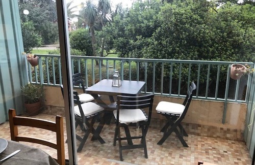 Argeles Plage Apartment | Cozy T3 Apartment, 6 Sleeps, Terrace, Garden View, Secure Parking, Argelès-sur-Mer