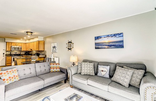 Folly Field Villa | Cozy Third-Floor Condo w/Fast WiFi & Balcony plus Shared Pool, Hot Tub, Tennis