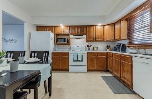 Champaign House | Cozy Three Bed/Two Bath, Fireplace & Fenced Yard