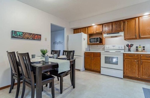 Champaign House | Cozy Three Bed/Two Bath, Fireplace & Fenced Yard