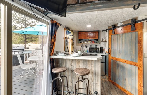 Hermosa Cabin | Cozy Tiny Cabin Near Mount Rushmore!