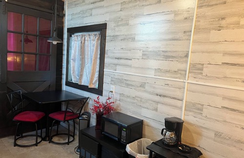 Price Apartment | Cozy Tiny Home in Spring Glen – Perfect for Work Stays!