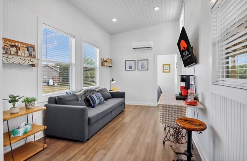 Lampasas House | Cozy Tiny Home Near Lake & Hill Country Trails