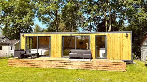 Matsloot House | Cozy Tiny House bij het Leekstermeer