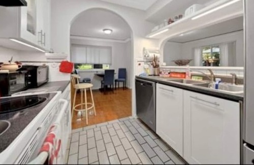 Houston House | Cozy,totally renovated,great location close to restaurants, mall, beltway