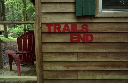 Ellijay Cabin | Cozy TRAIL's END tiny house style cabin at Mulberry Gap with AC, WiFi