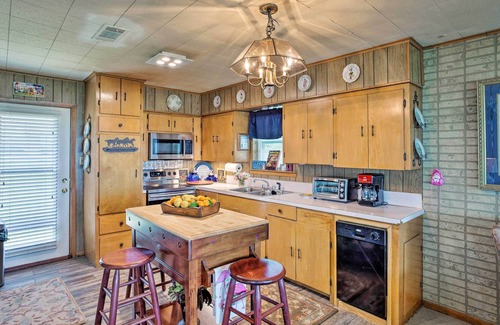 Cedar Creek Reservoir Cabin | Cozy Trinidad Cabin on Cedar Creek Lake!