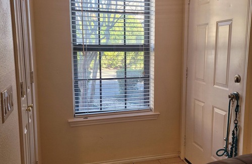 South Arlington Condo | Cozy Two bedroom Condo with AC and WiFi in enjoyable Arlington