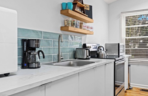 Cherokee Triangle Apartment | Cozy Unit | Near Bourbon Trail + Backyard Access!