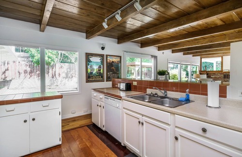 Sonora Apartment | Cozy Upper Level Home Near Downtown, High-Speed WiFi, Free Parking, Long Stays