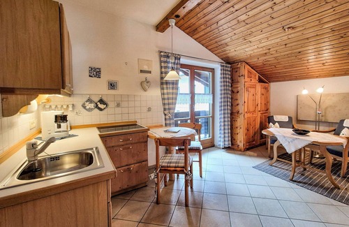 Ramsau bei Berchtesgaden Apartment | Cozy vacation apartment with balcony and mountain view - ideal for active people