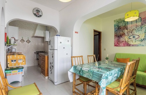 Vila do Bispo House | Cozy Vacation Home "Geo House" in Central Location with Wi-Fi & Terrace