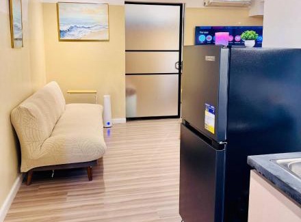 Bangkal House | Cozy Vibes Retreat in Makati