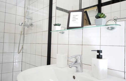 Wieden Apartment | Cozy Vienna Apartment 5 Minutes from Hauptbahnhof