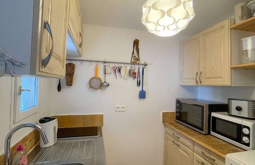 Santa Giulia House | Cozy Villa 4 Rooms, 80m from Santa-Giulia Beach, BBQ, A/C, Parking, Sleeps 5