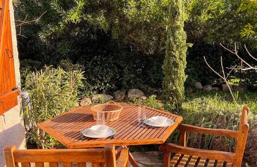 Santa Giulia House | Cozy Villa 4 Rooms, 80m from Santa-Giulia Beach, BBQ, A/C, Parking, Sleeps 5