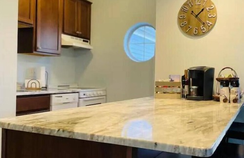 Norwich Condo | Cozy Villa Spa Retreat - Near Mohegan, Hot Tub, Pools, Sauna, Spa on Premise