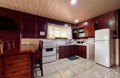 La Fortuna Cabin | Cozy villa surrounded by nature with AC & pool