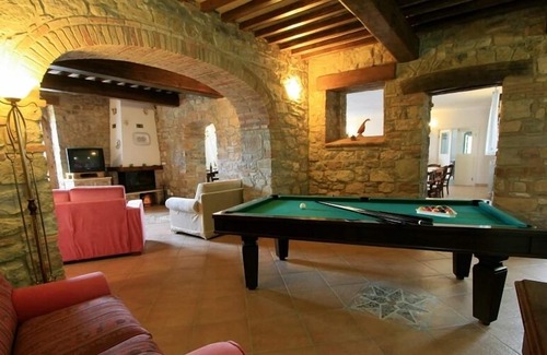 Radicondoli Villa | Cozy Villa (up to 36 pax) 13 Bedrooms/12 Bathrooms in Tuscany