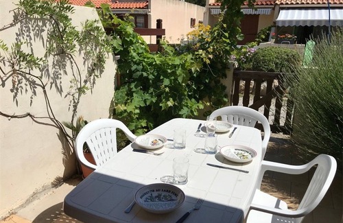 Port Leucate Villa | Cozy Villa with Mezzanine, Terrace, and Private Parking Near Beach and Shops